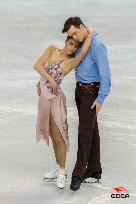 Ice Gallery Skates U.S.